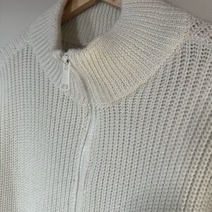 Chic Cream Women's Turtleneck Sweater